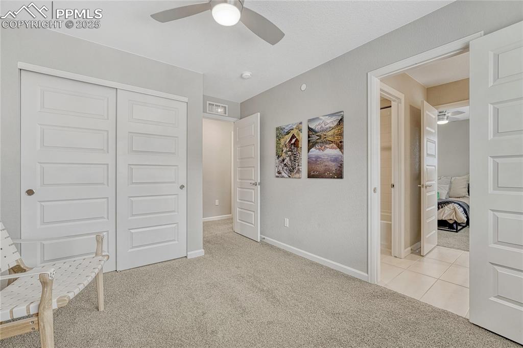 Image 23 of 37: Bedroom