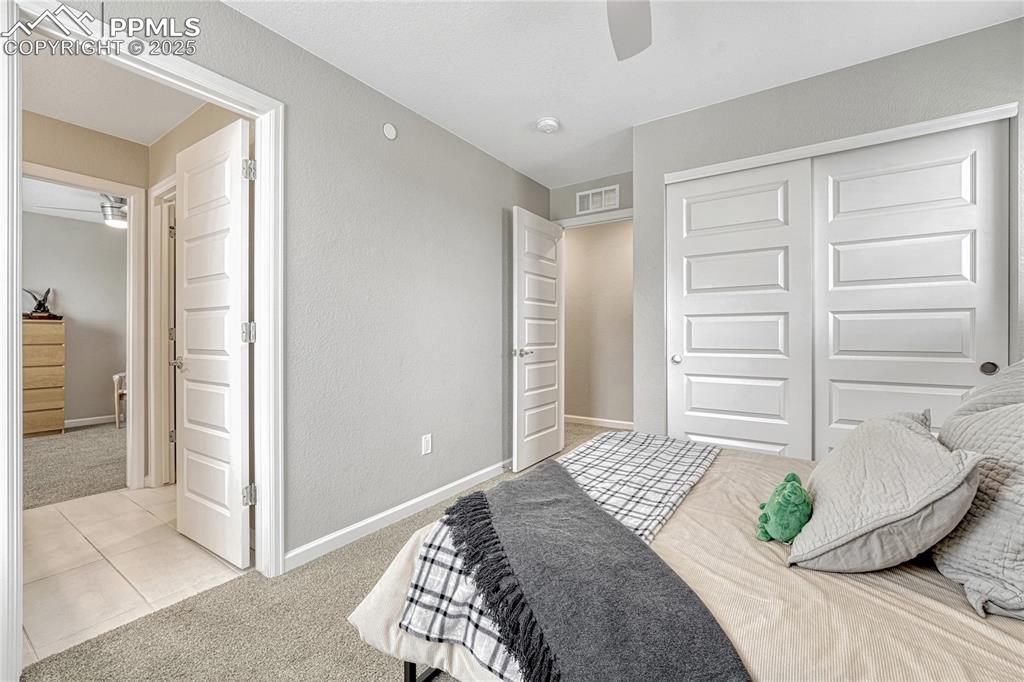 Image 29 of 37: Bedroom