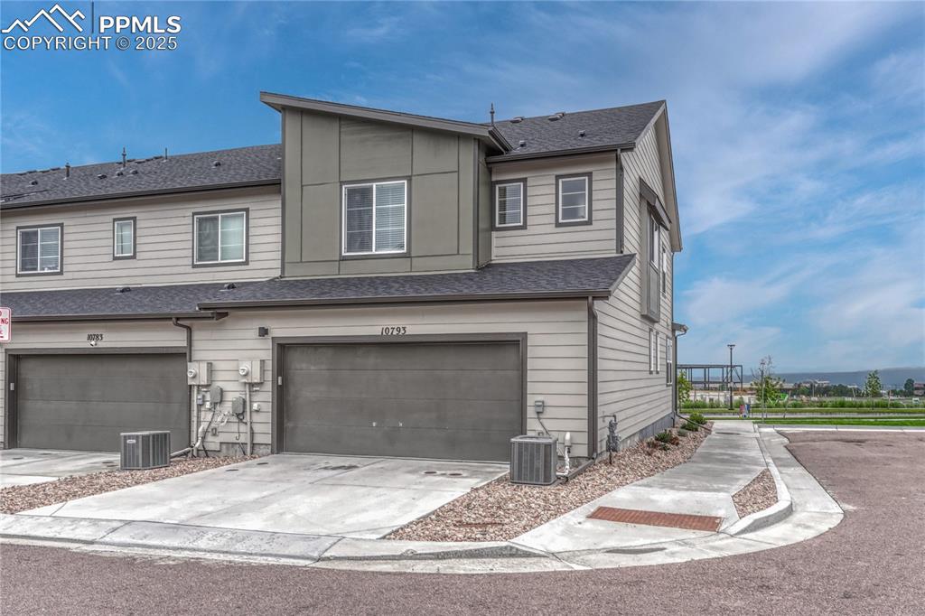 Image 34 of 37: Back of Structure