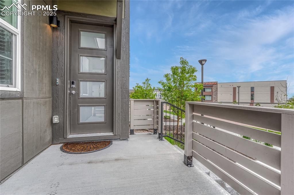 Image 9 of 37: Entry