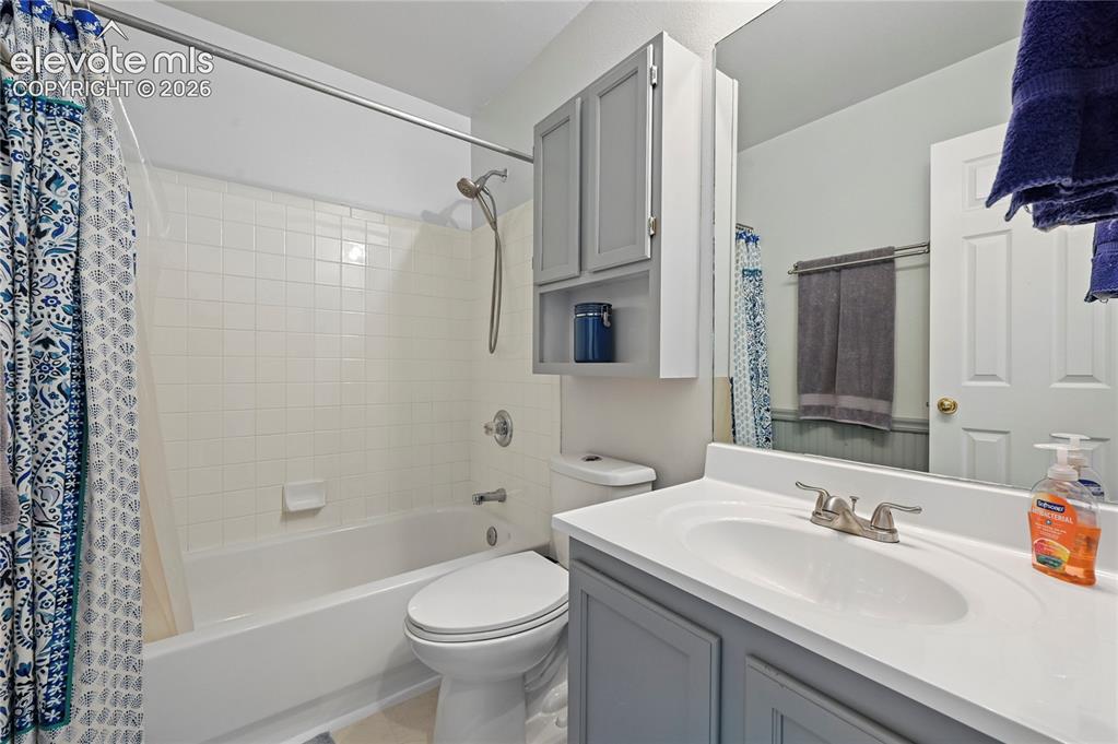 Image 29 of 41: Full bathroom upstairs just outside bedrooms #2 and #3.