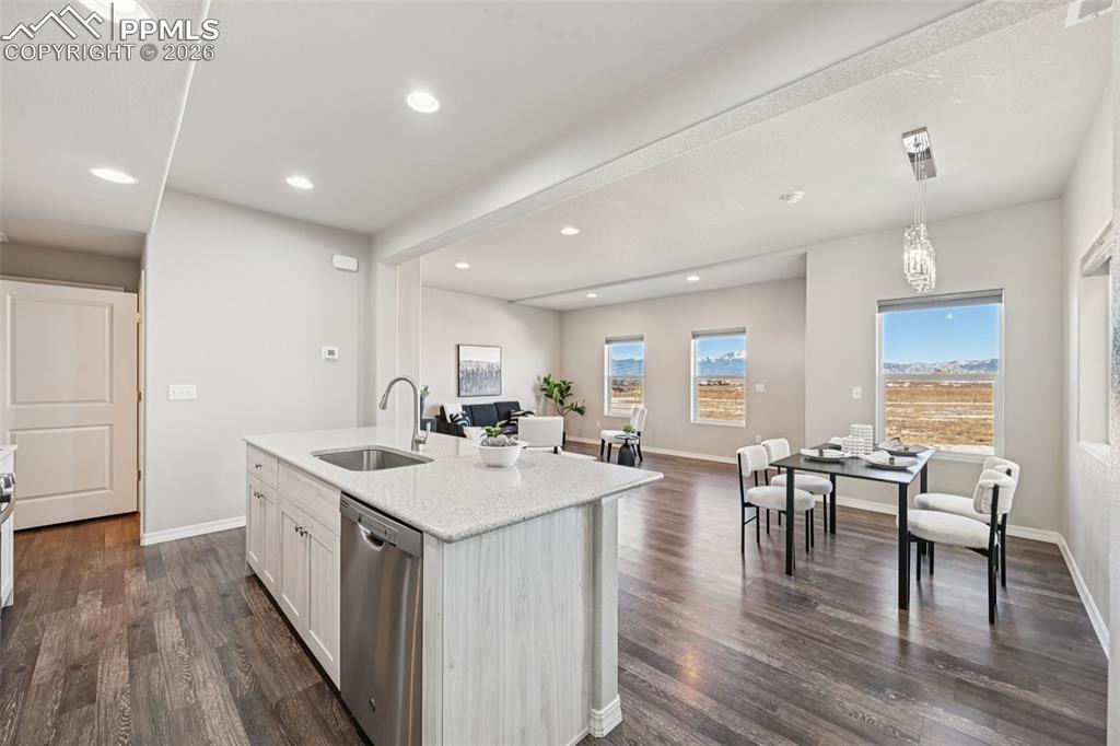 Image 17 of 38: Kitchen