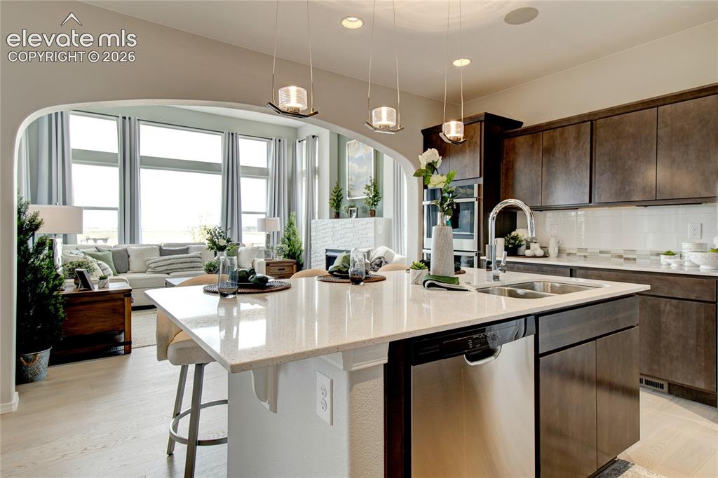 Image 12 of 33: Kitchen