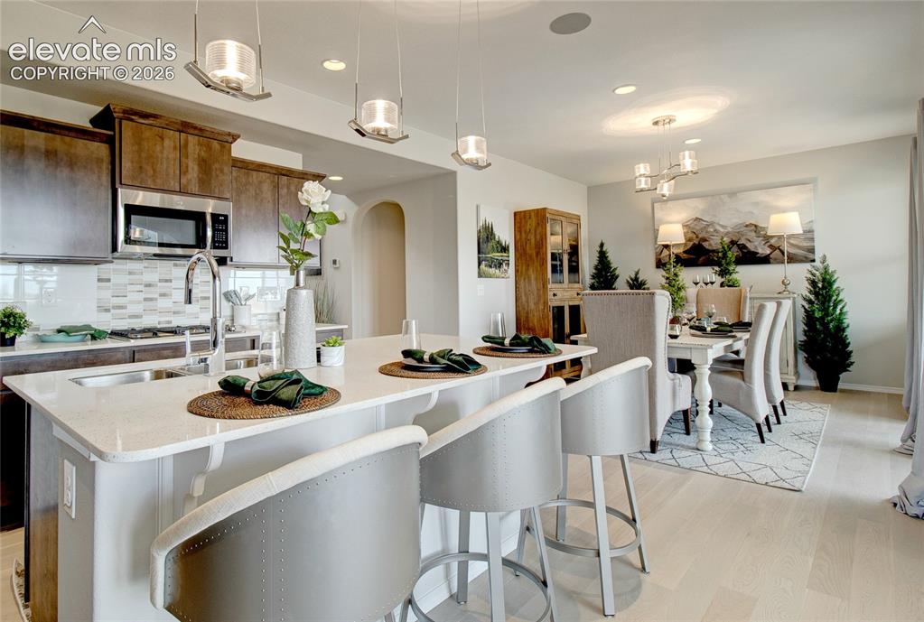 Image 6 of 33: Kitchen