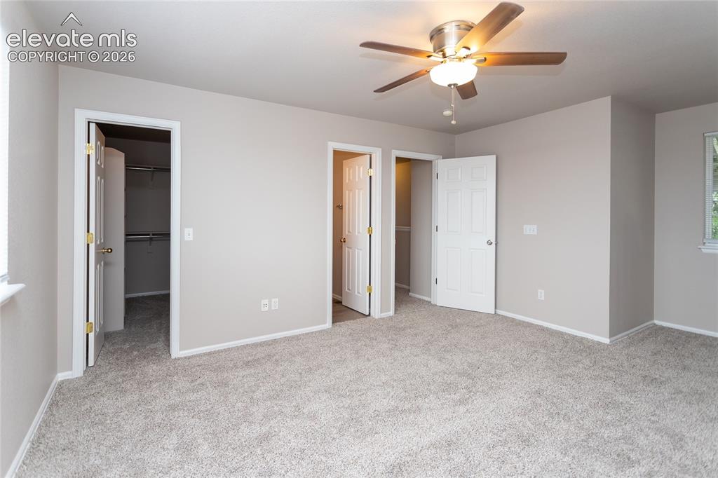 Image 11 of 30: Bedroom