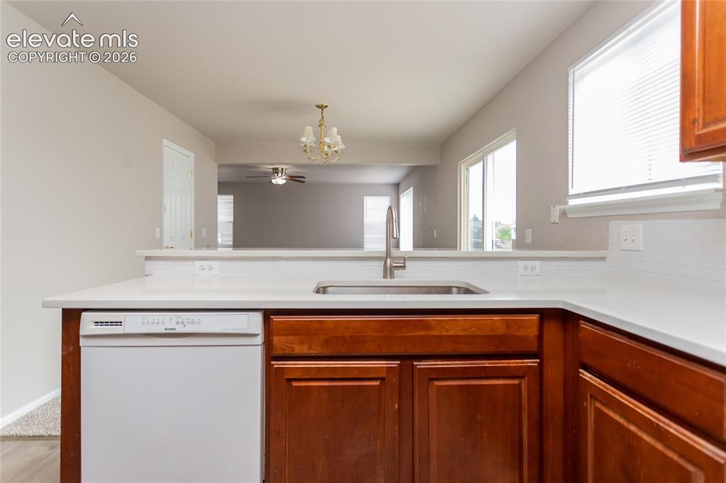 Image 8 of 30: Kitchen