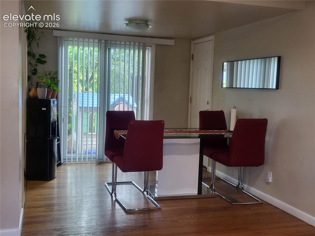 Image 6 of 19: Dining Area