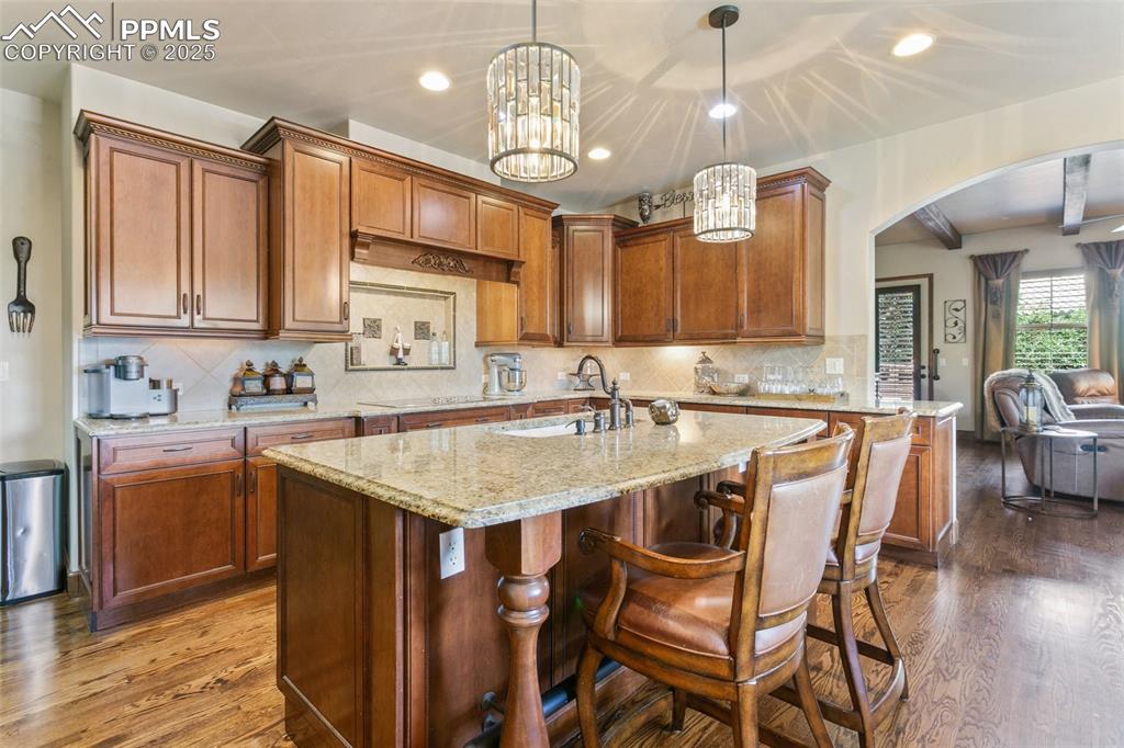 Image 14 of 47: Kitchen