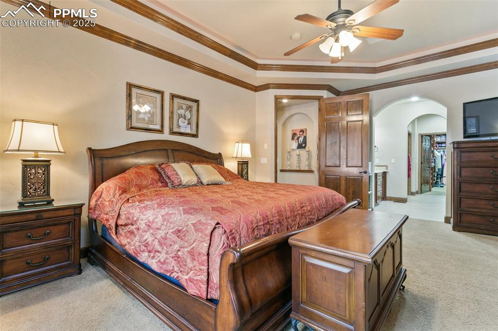 Image 18 of 47: Bedroom