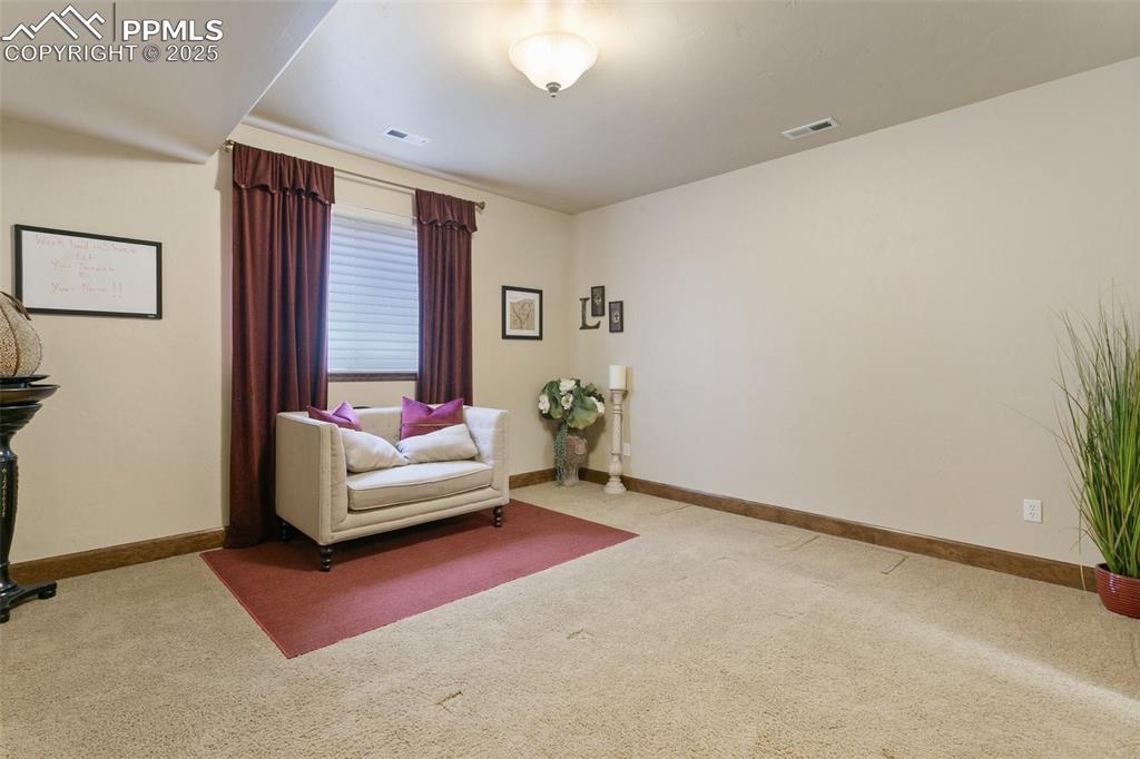 Image 33 of 47: Bedroom