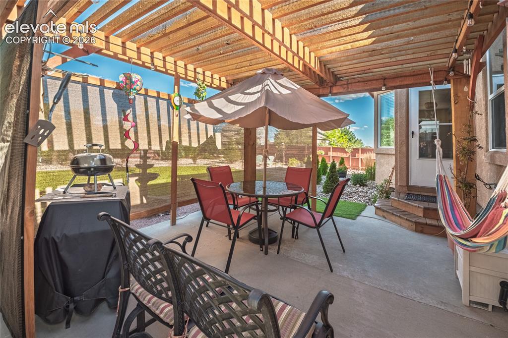 Image 41 of 50: Patio/Pergola
