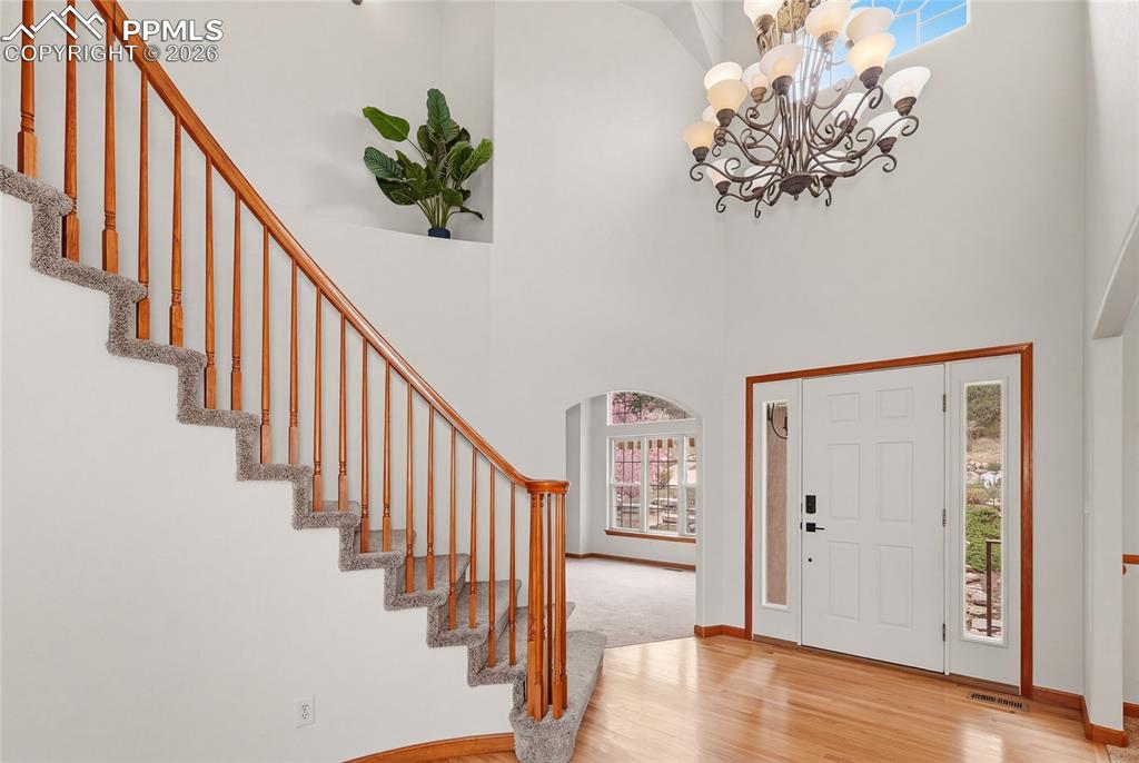 Image 11 of 50: Entry