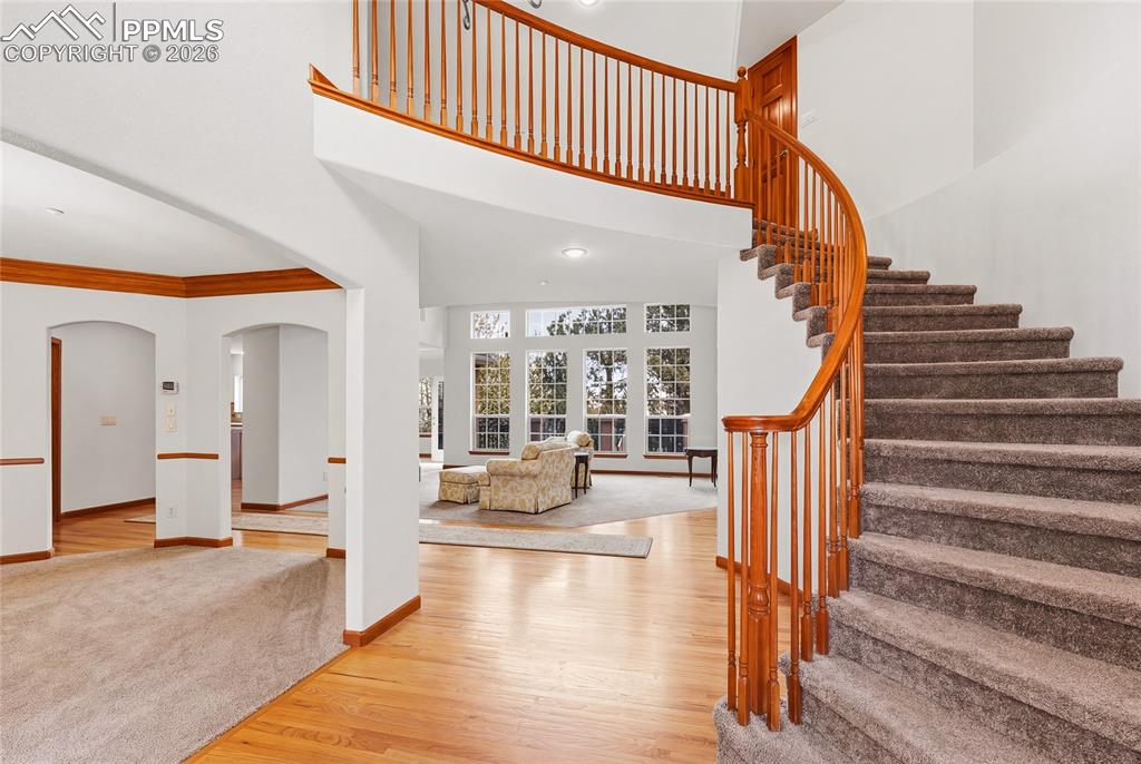 Image 17 of 50: Stairs