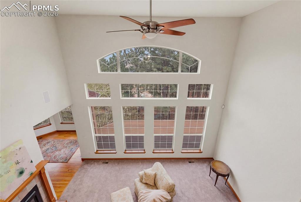 Image 20 of 50: Living Room