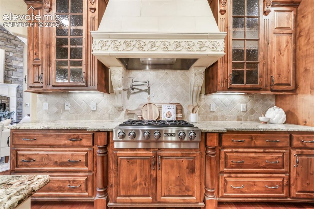 Image 13 of 50: Family Room