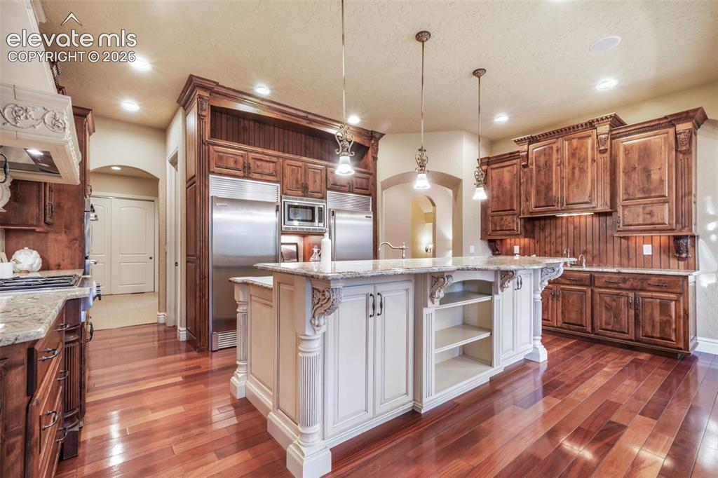 Image 14 of 50: Family Room
