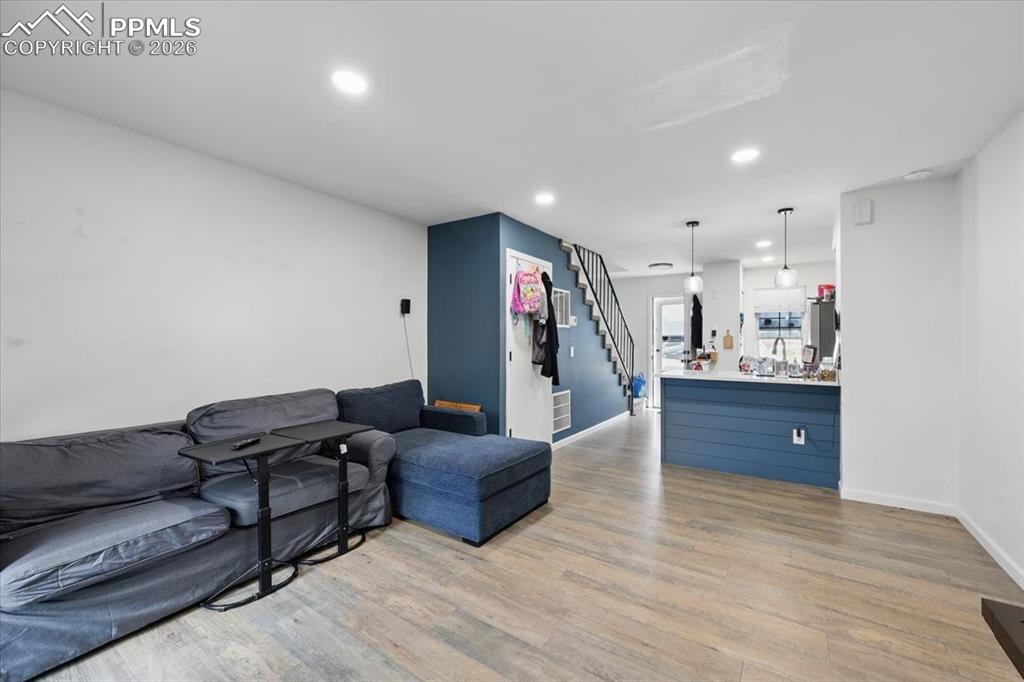 Image 17 of 20: Living Room