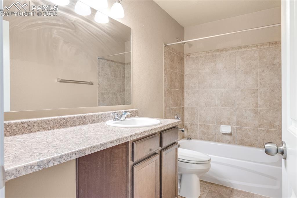 Image 12 of 38: Bathroom