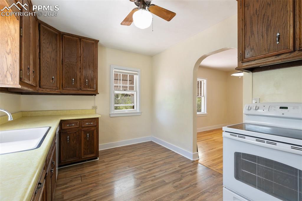 Image 12 of 39: Kitchen
