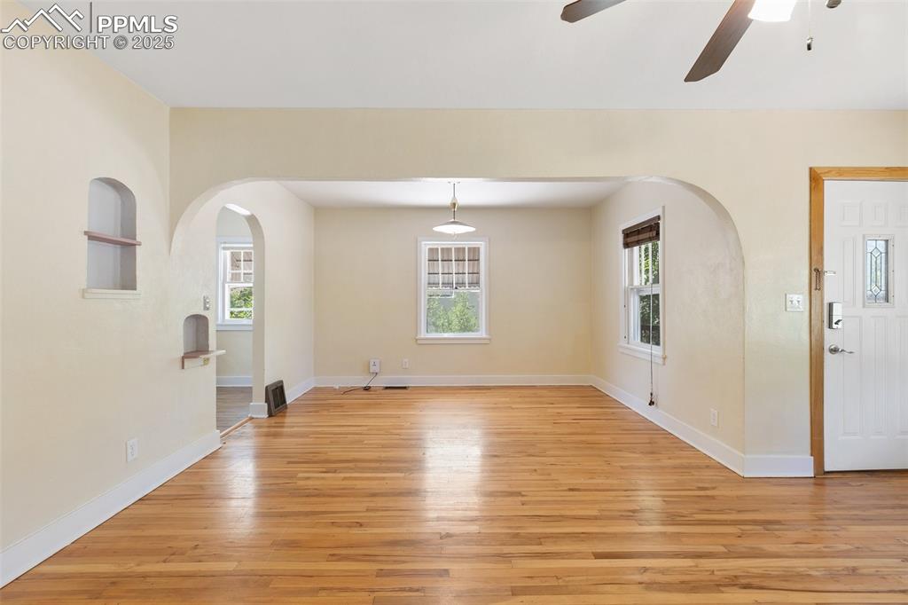 Image 4 of 39: Living Room