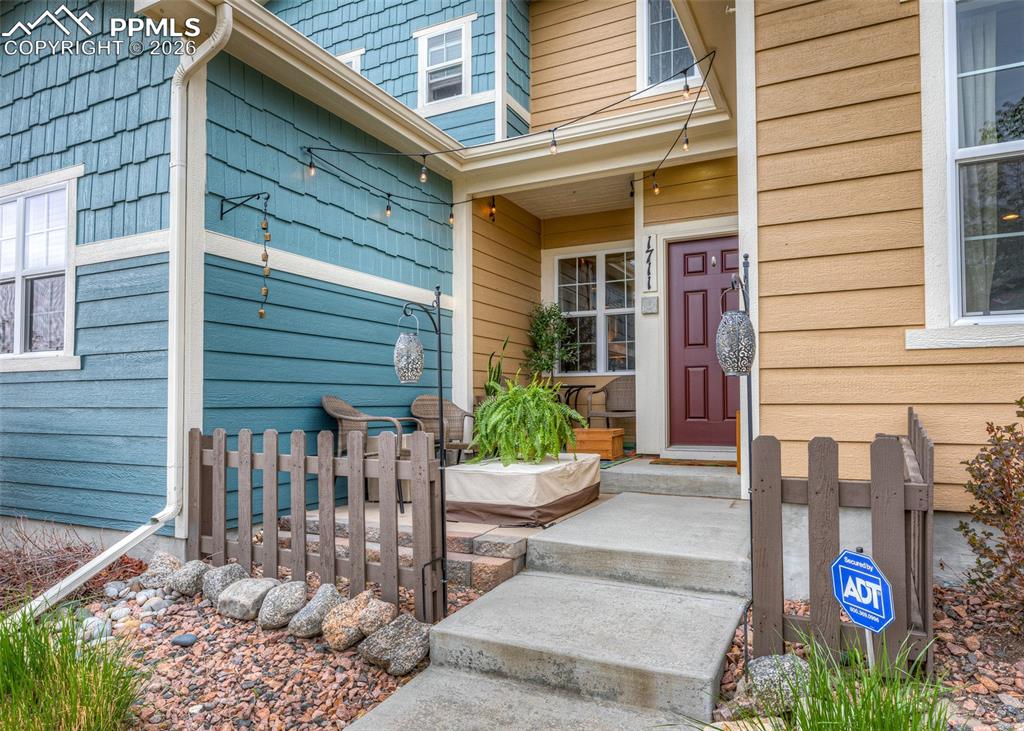 Image 2 of 32: Doorway to property