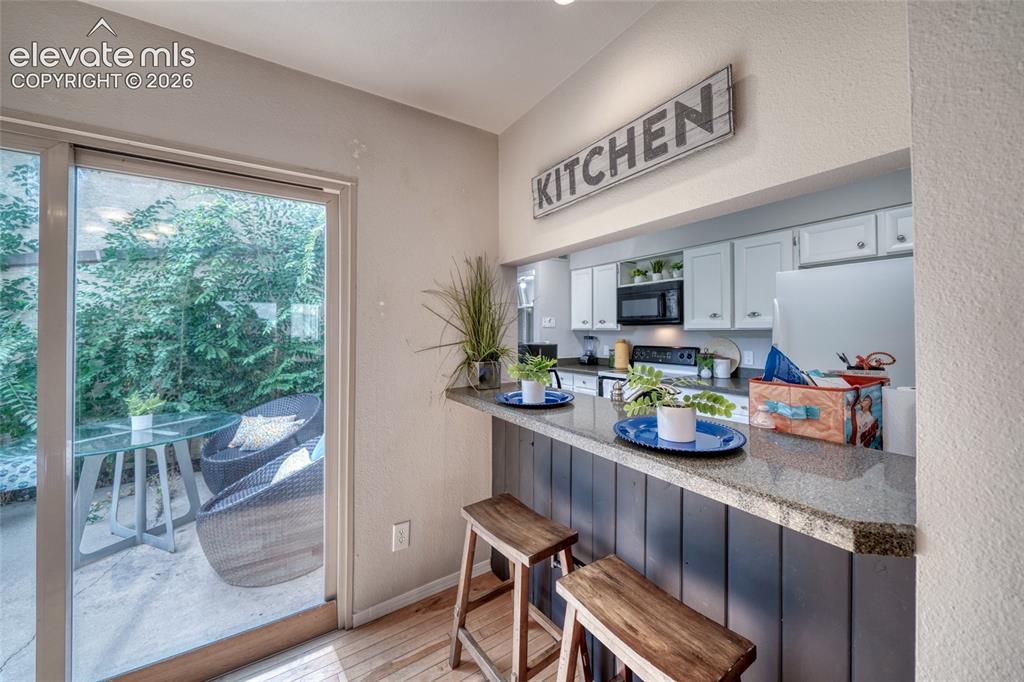 Image 13 of 29: Kitchen