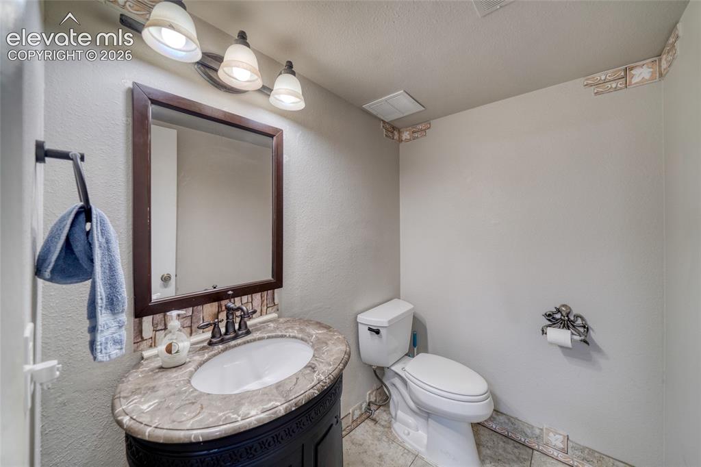 Image 14 of 29: Bathroom
