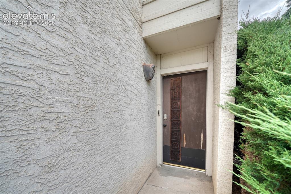 Image 6 of 29: Entry