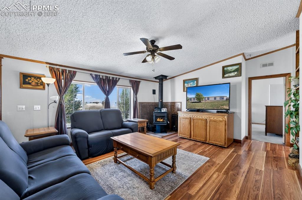 Image 6 of 42: Living Room