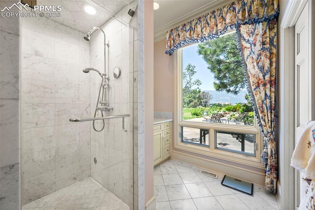 Image 21 of 50: No Description Available