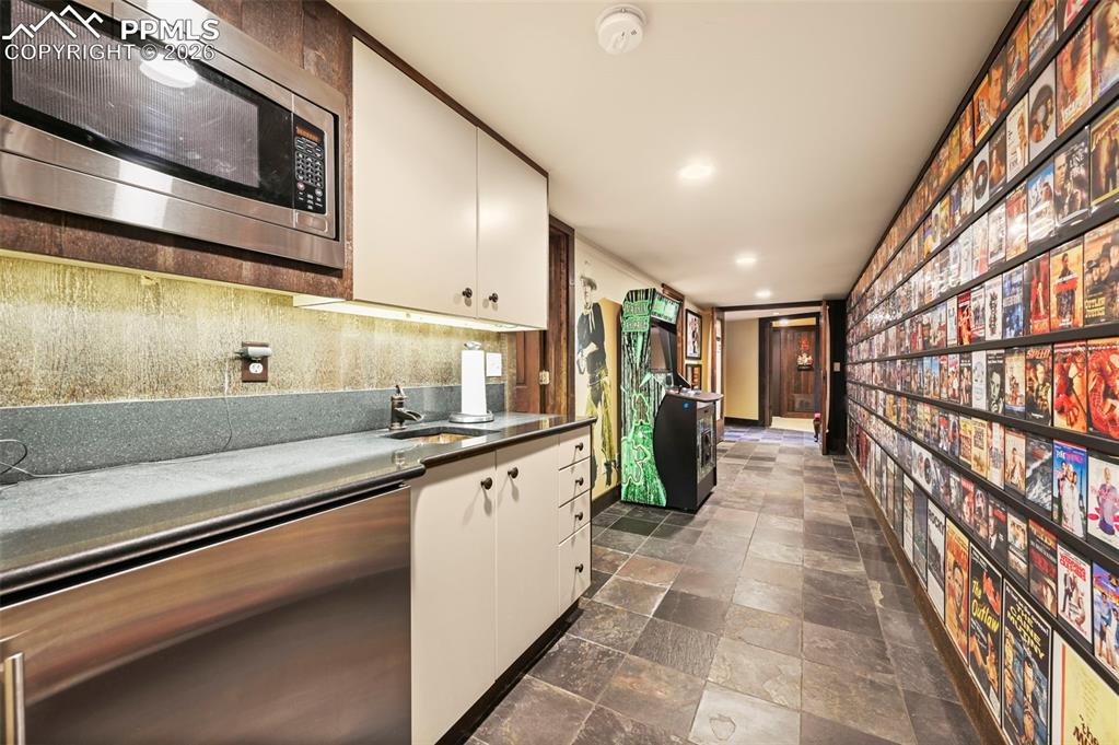 Image 38 of 50: No Description Available