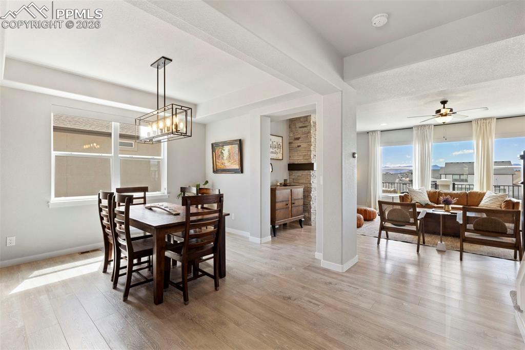 Image 16 of 48: Dining Area