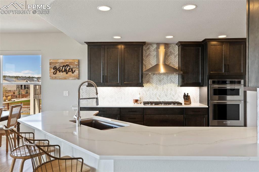 Image 18 of 48: Kitchen