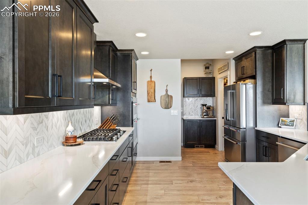 Image 20 of 48: Kitchen