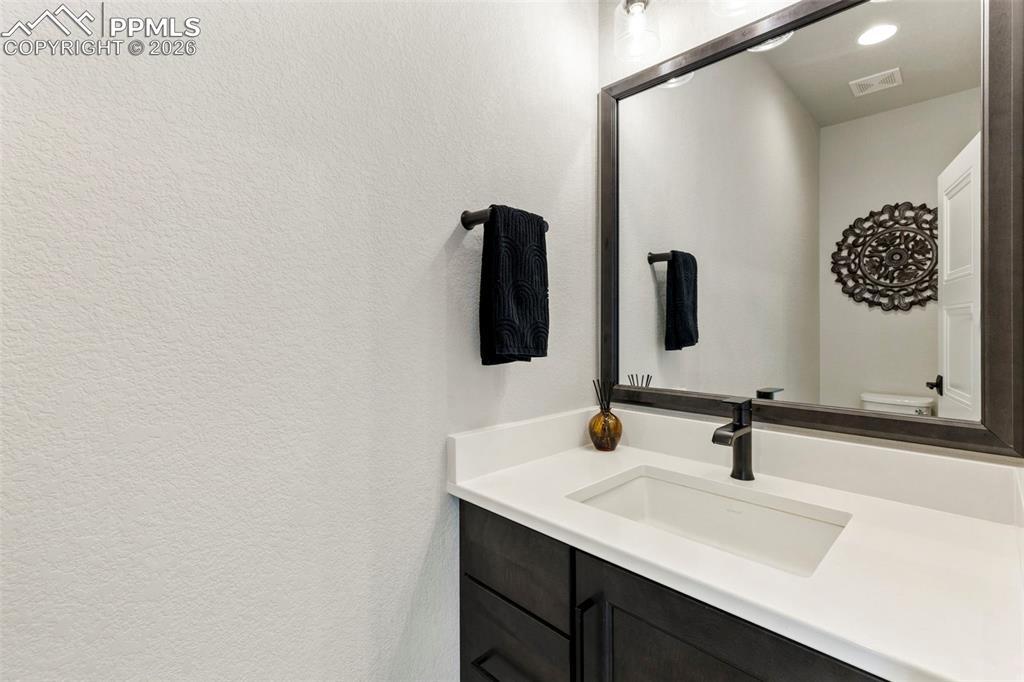 Image 24 of 48: Bathroom