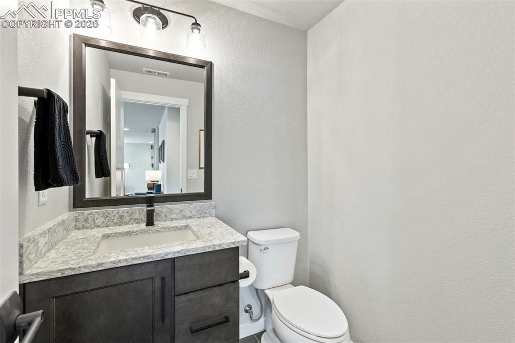 Image 25 of 48: Bathroom