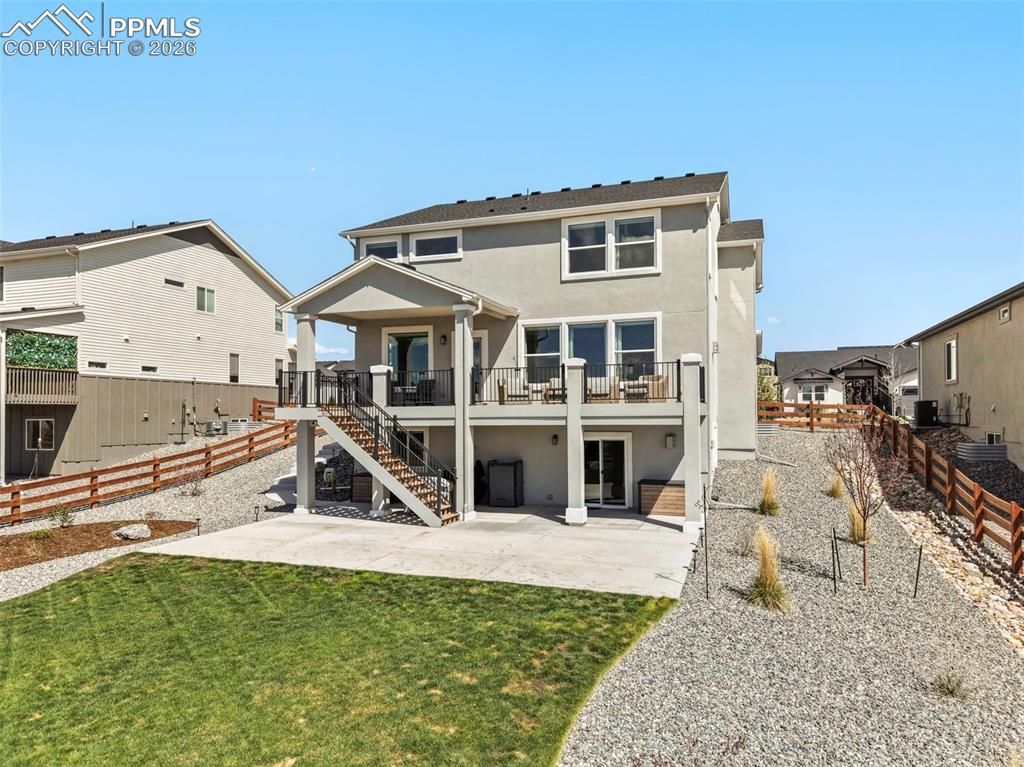 Image 43 of 48: Back of Structure