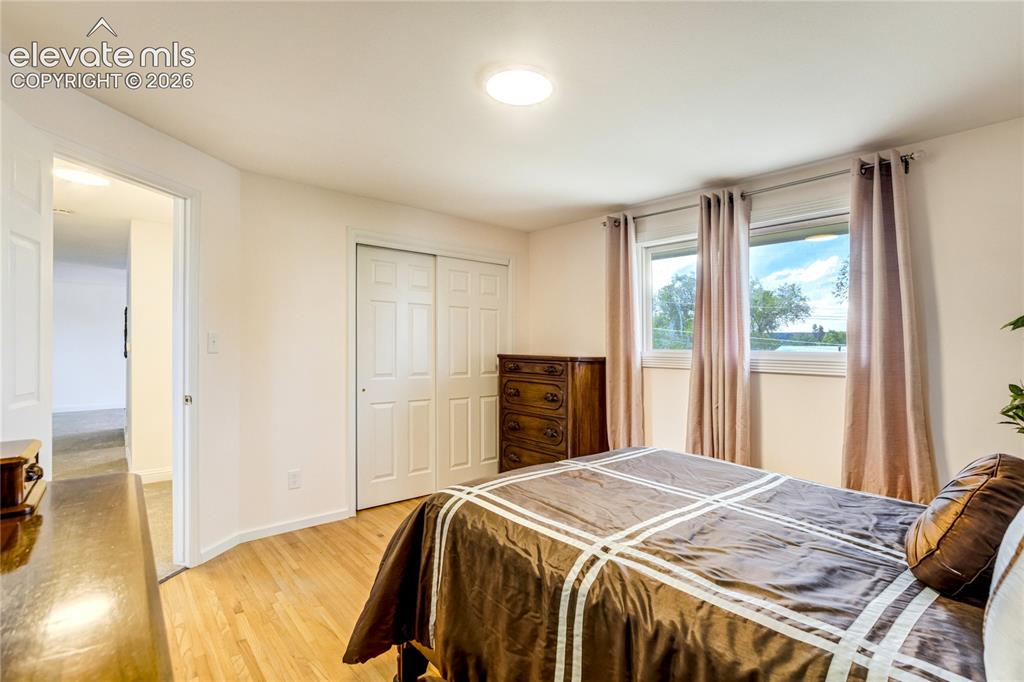 Image 19 of 44: Bedroom