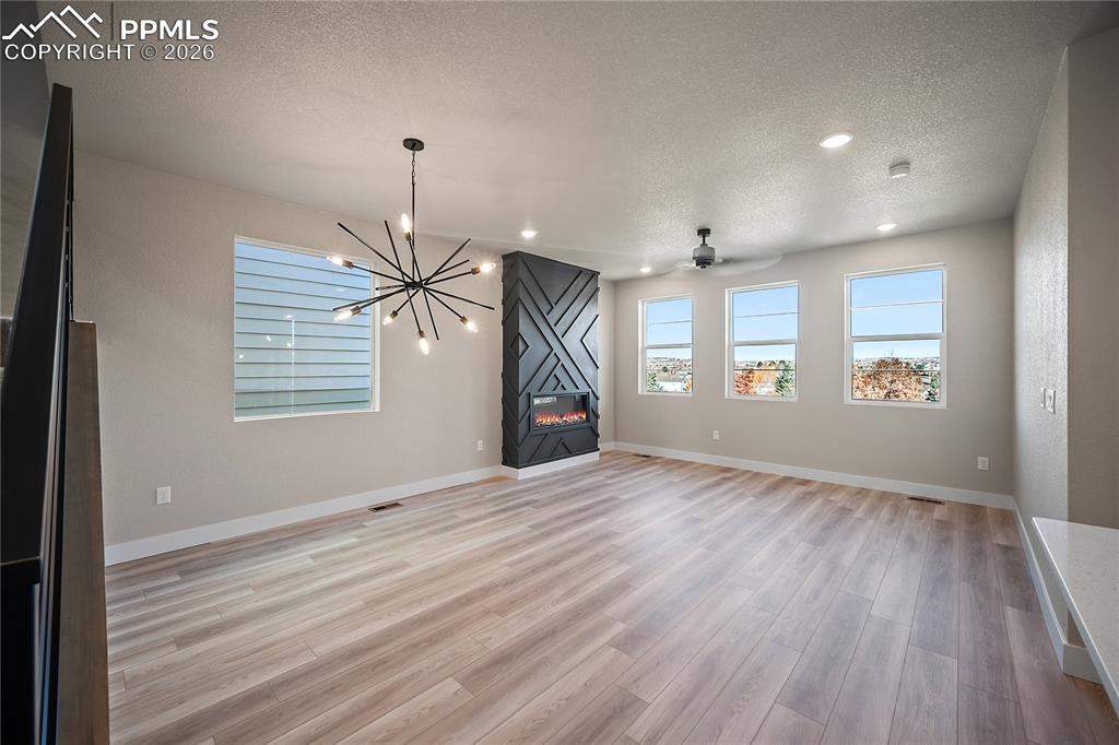 Image 17 of 42: Living Room