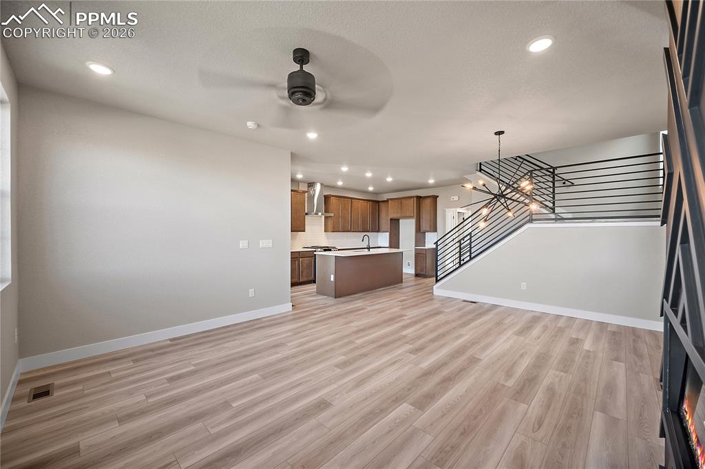 Image 20 of 42: Living Room