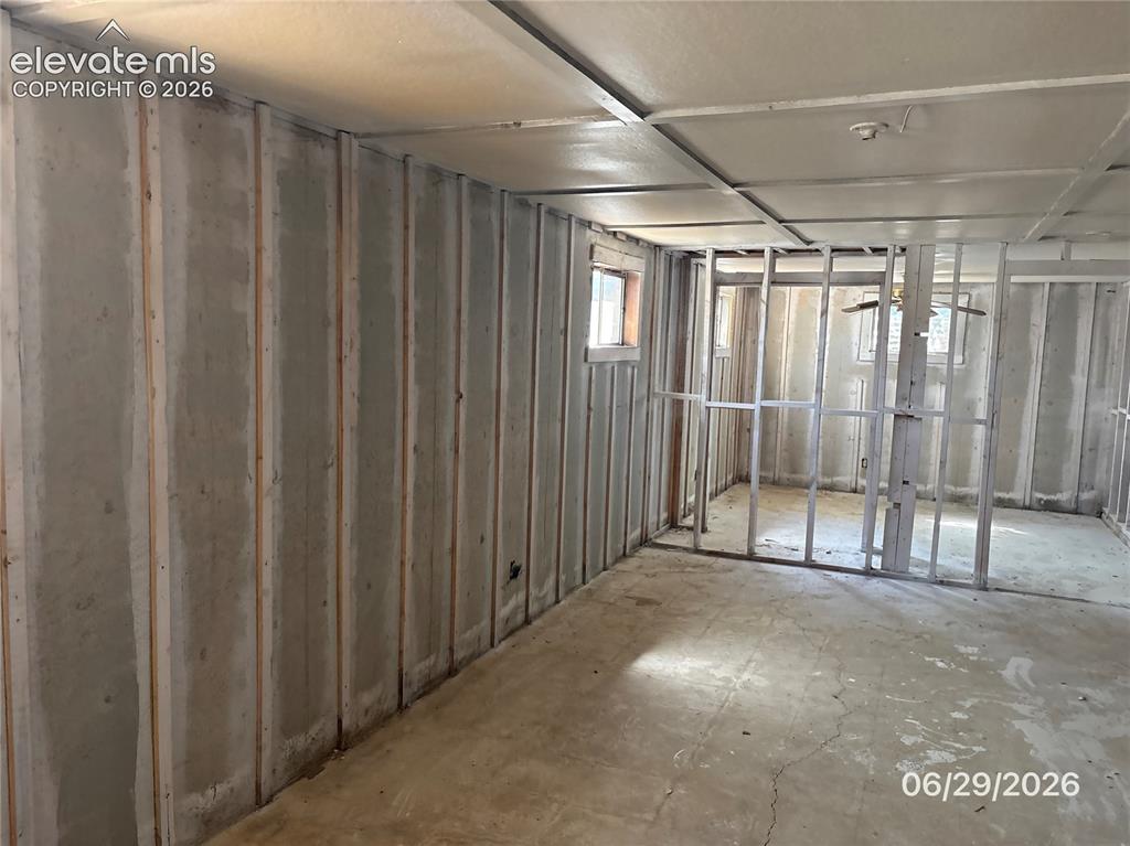 Image 6 of 7: Basement