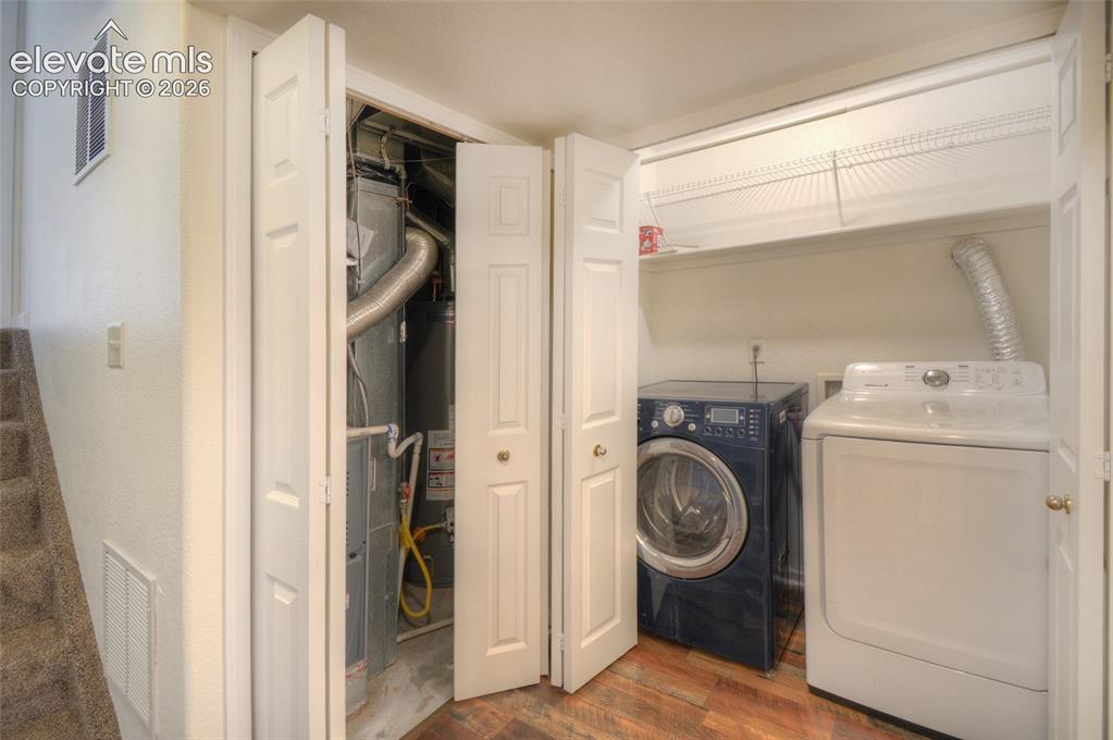 Image 23 of 30: Laundry