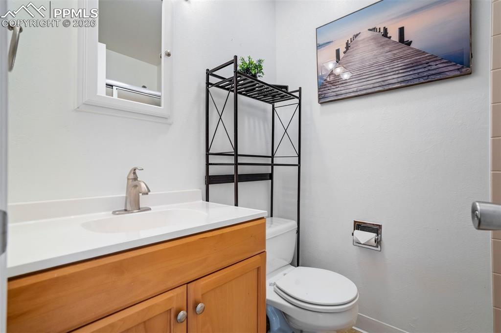 Image 28 of 50: Bathroom