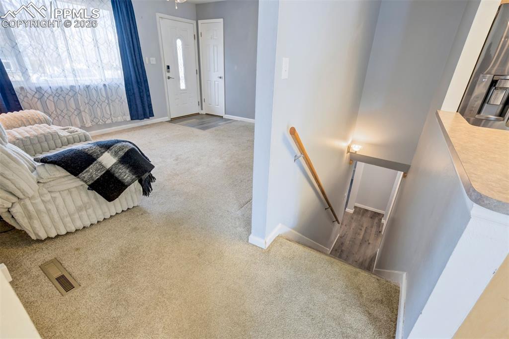 Image 29 of 50: Entry