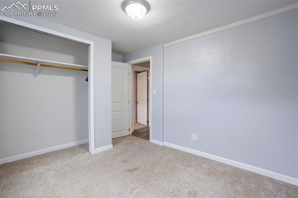 Image 37 of 50: Bedroom