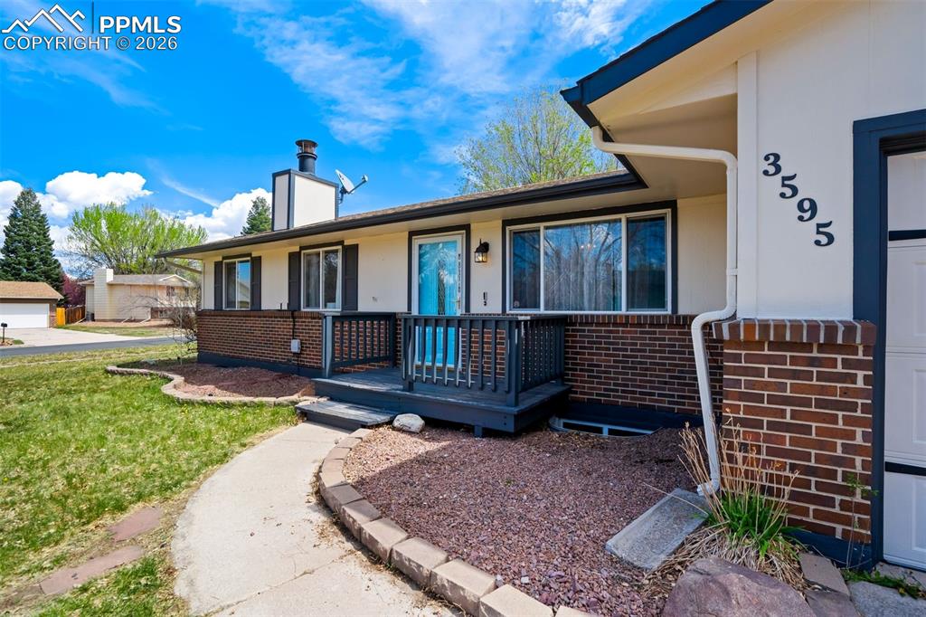 Image 4 of 50: Front of Structure