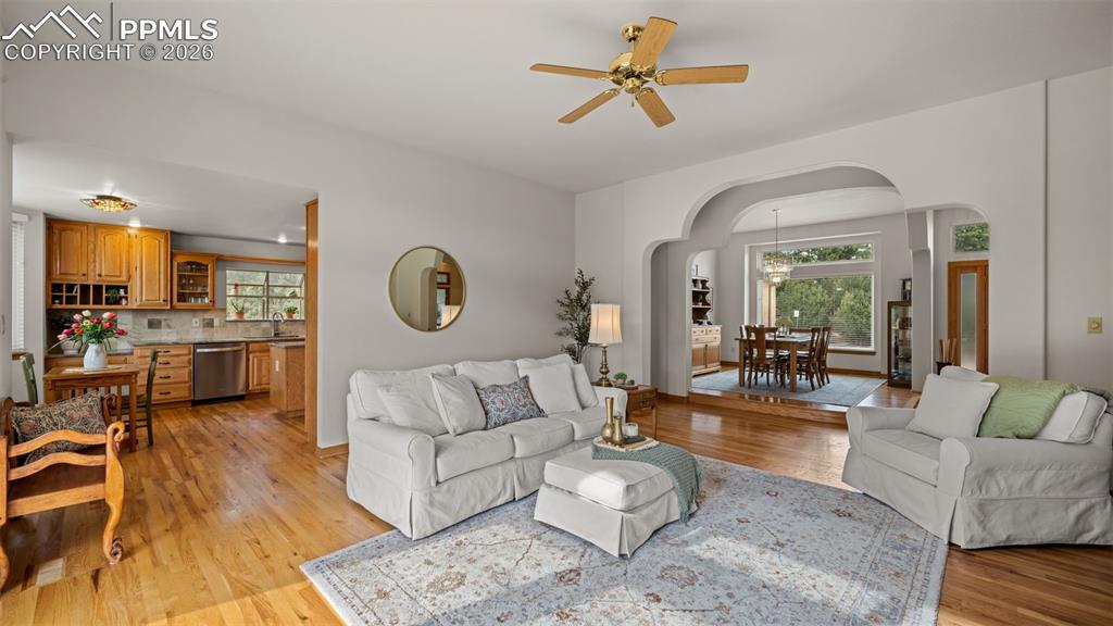 Image 20 of 47: Living Room