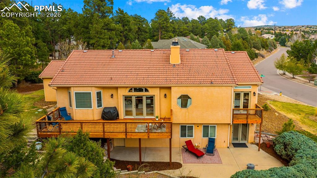 Image 36 of 47: Back of Structure