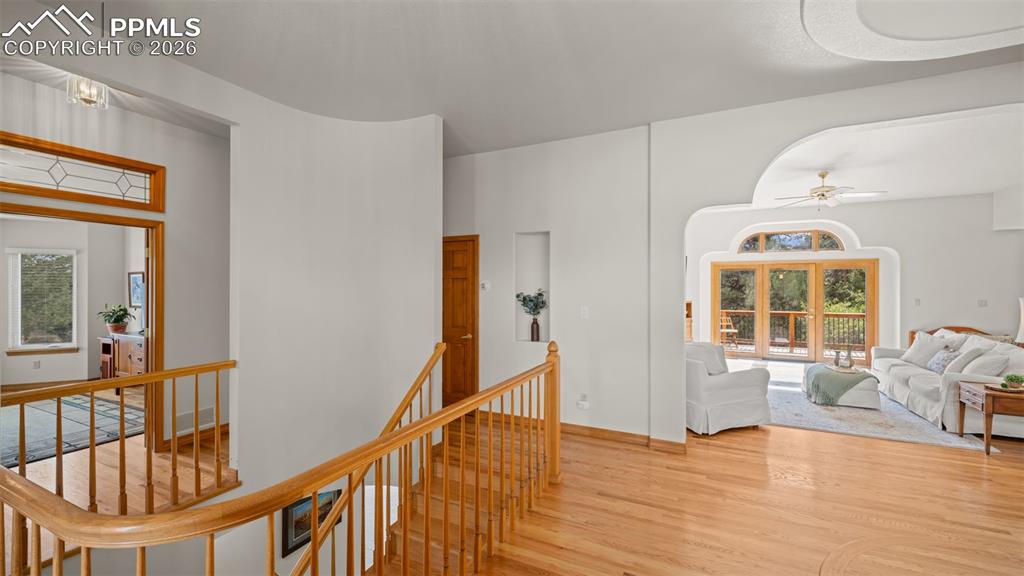 Image 6 of 47: Entry