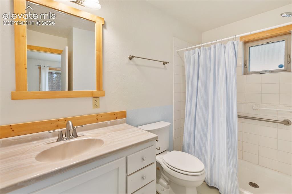Image 30 of 42: And you can see, it is nice and spacious!